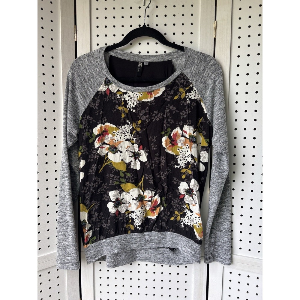Kut from the Kloth Sm Black Gray Floral Mixed Material L/S Baseball Top Shirt